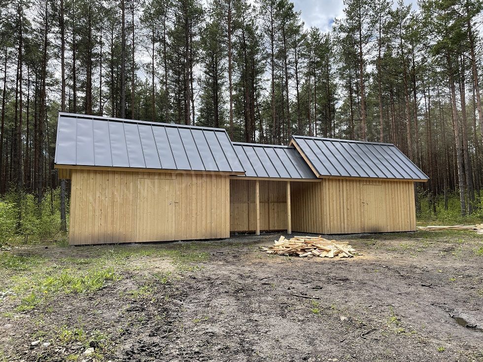 aiakuur-varjualusega