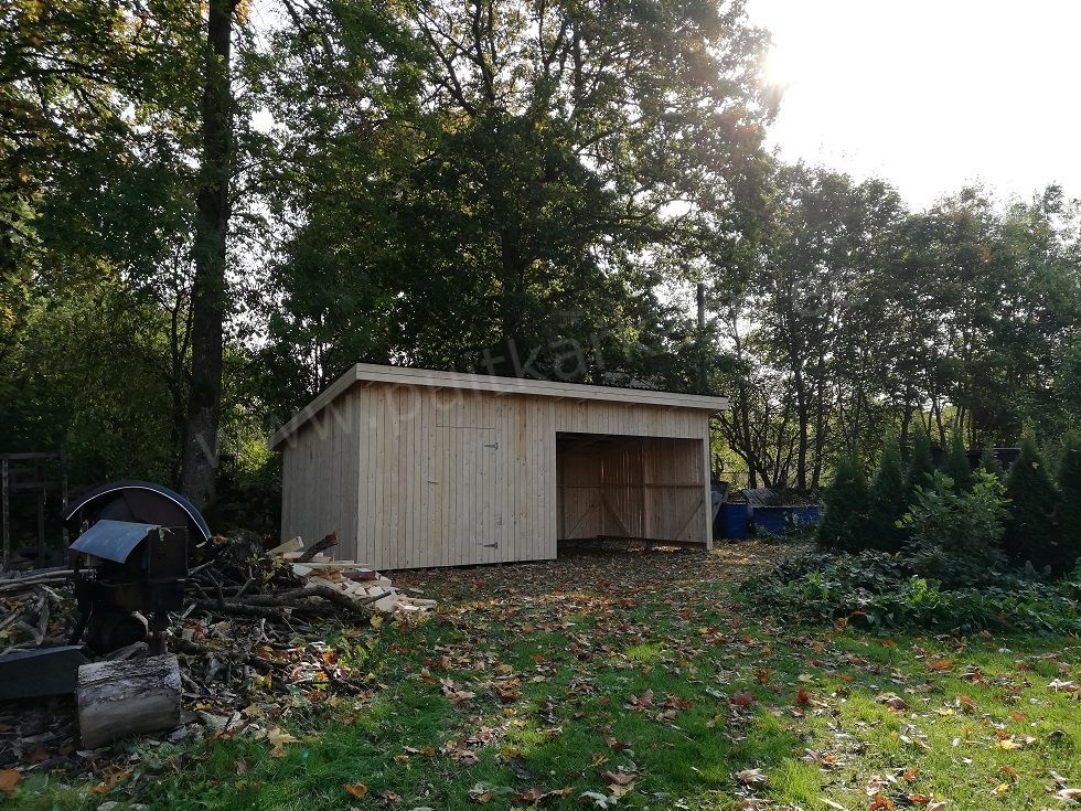 puukuur-varjualusega