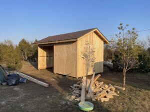 puukuur-varjualusega