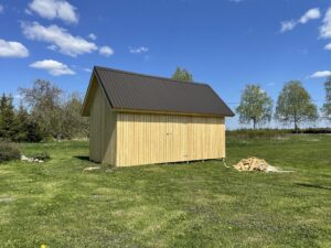 viilkatusega-puukuur